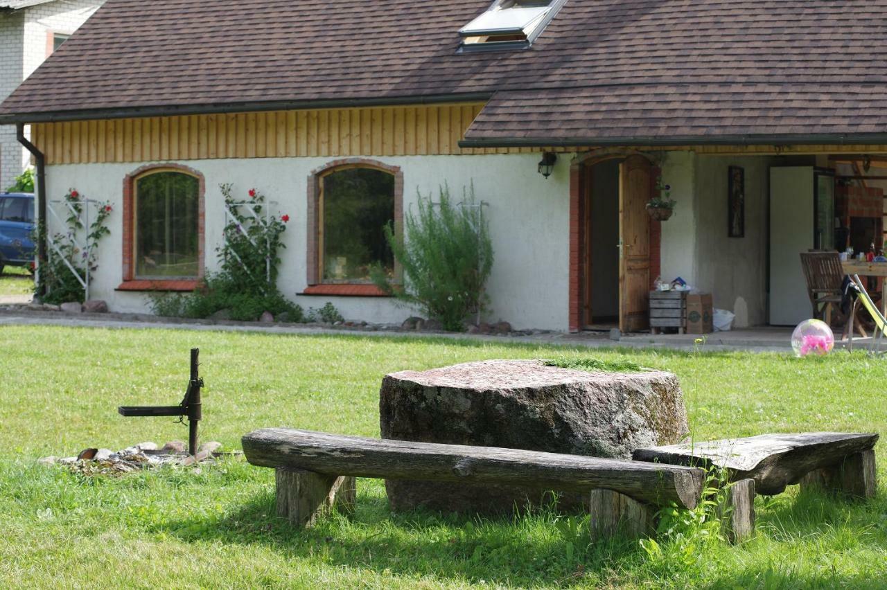 Atputas Vieta Raudini Hotel Kaltene Buitenkant foto